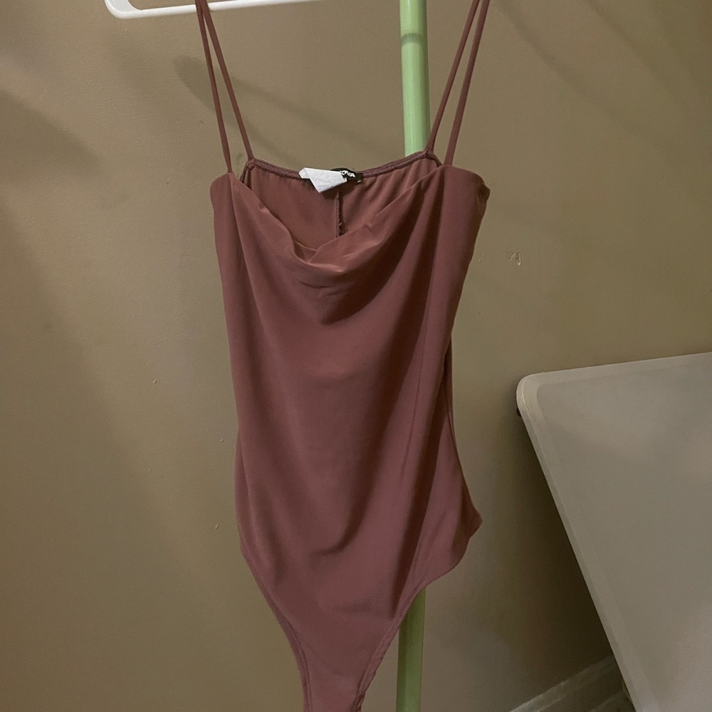 BEAUTIFUL FASHIONNOVA TANK TOP 💗💗💗